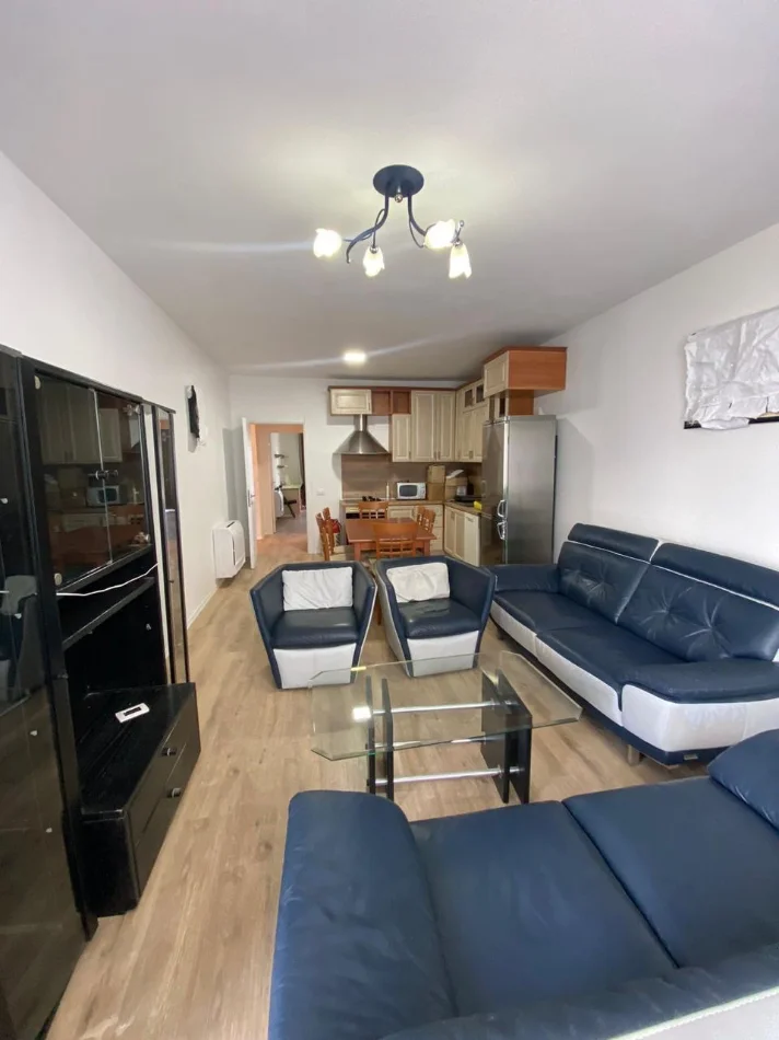 Tirane, jepet me qera apartament 2+1+Ballkon Kati 7, 400 € 