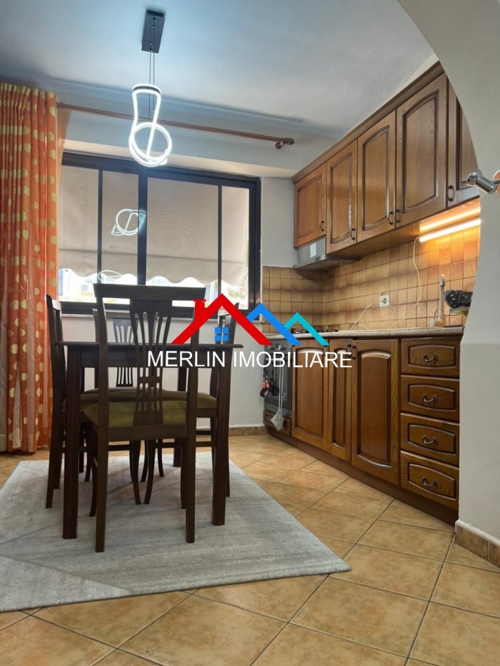 Tirane, jepet me qera apartament 2+1 Kati 3, 80 m² 700 € (RRUGA MYSLYM SHYRI)