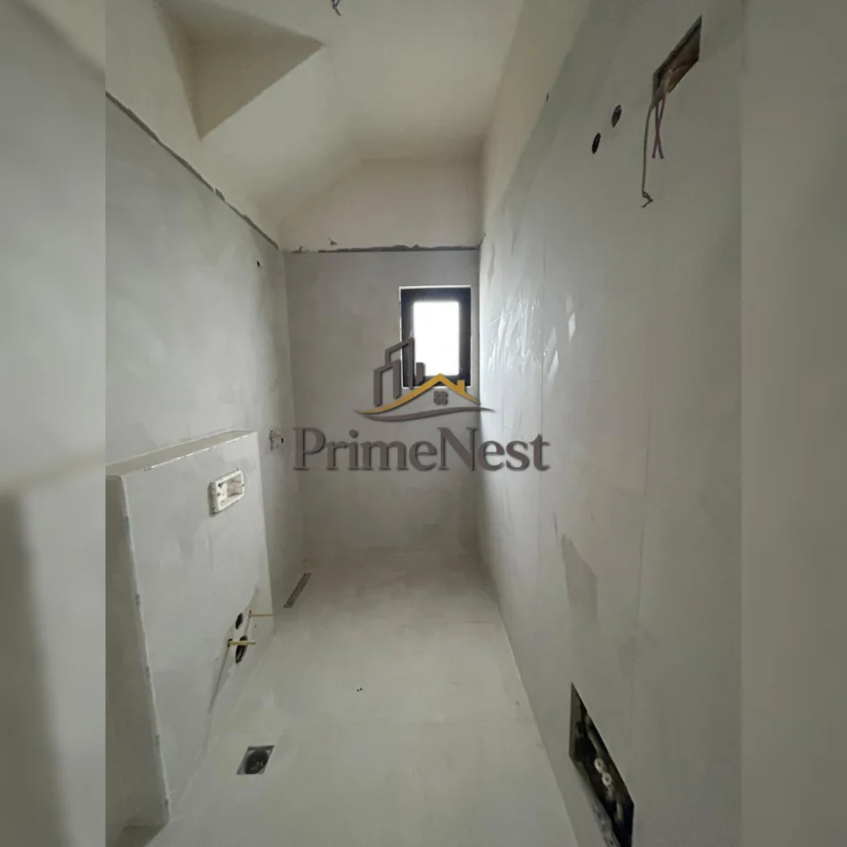 Shitet Vile 2 Katshe , 175 m² Qeparo