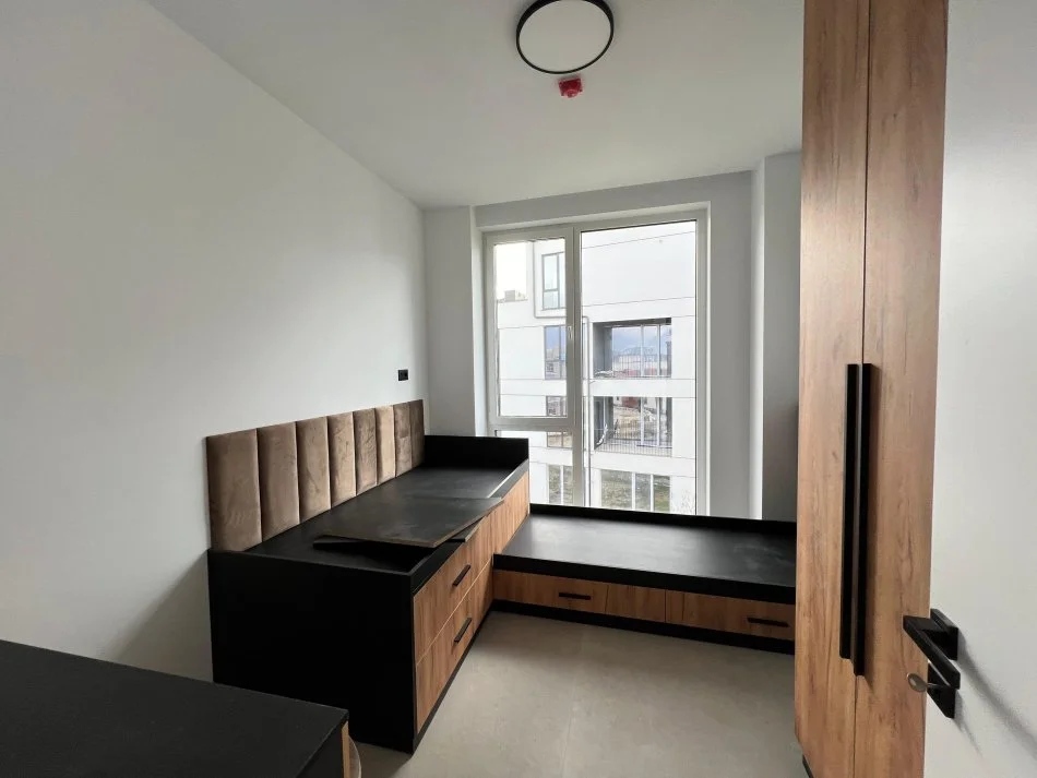 Tirane, jepet me qera apartament 2+1 Kati 2, 99 m² 1.350 € (Liqeni i thate)