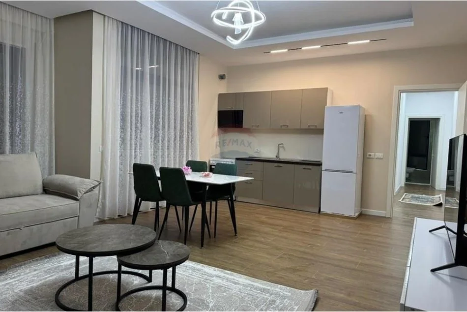 Tirane, jepet me qera apartament 2+1+Ballkon , 98 m² 600 € (Ish Dogana)