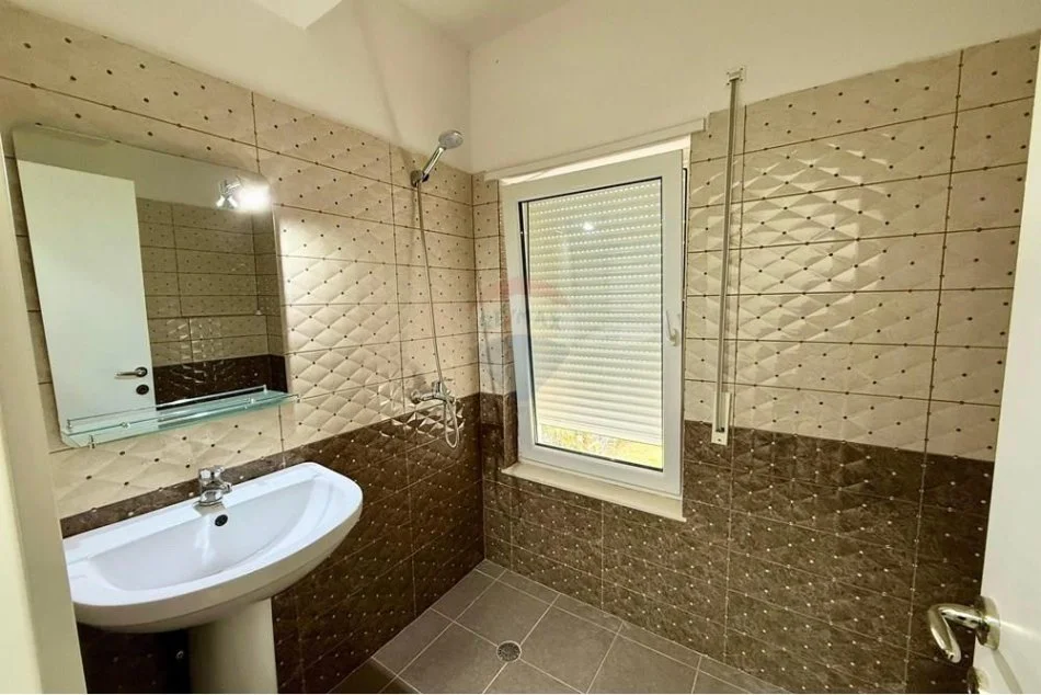 Tirane, jepet me qera 3+1+Aneks+Ballkon Kati 2, 175 m² 1.100 € (Kodra e Diellit 2)