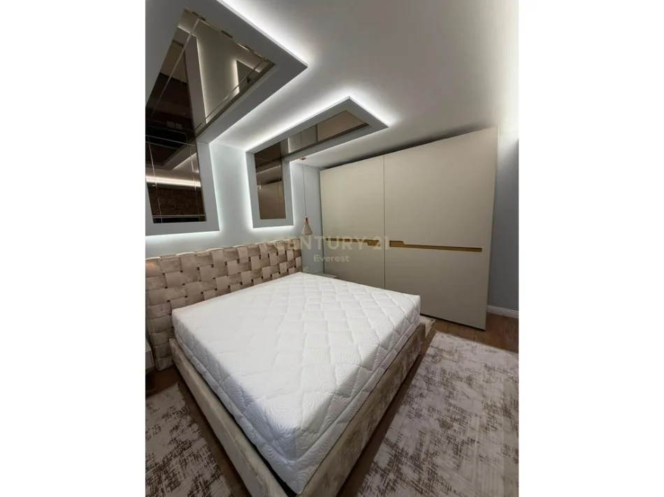 Tirane, shes apartament 2+1 Kati 2, 110 m² 255.000 € (Laprake)