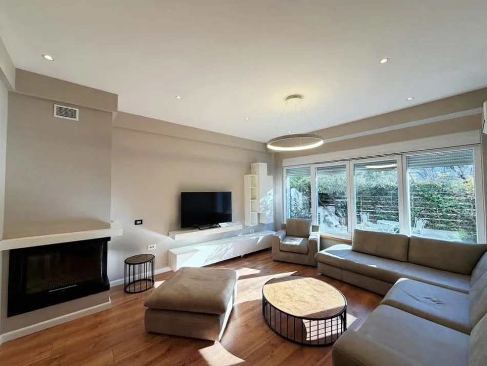 Tirane, shitet apartament , 170 m² 489.000 € 