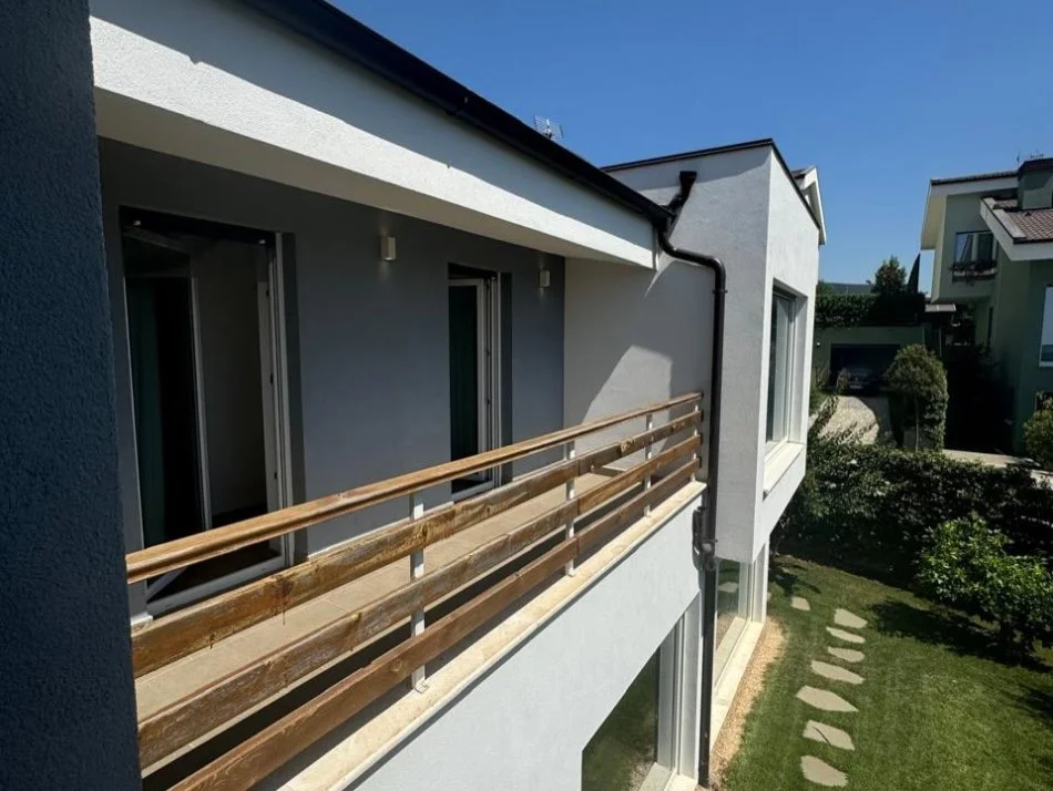 Tirane, jepet me qera apartament 2 Katshe , 285 m² 3.500 €