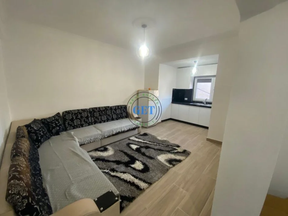 Durres, jepet me qera apartament 2+1 Kati 3, 80 m² 350 € (Tek Shkolla 2 Gjelat , Durres.)