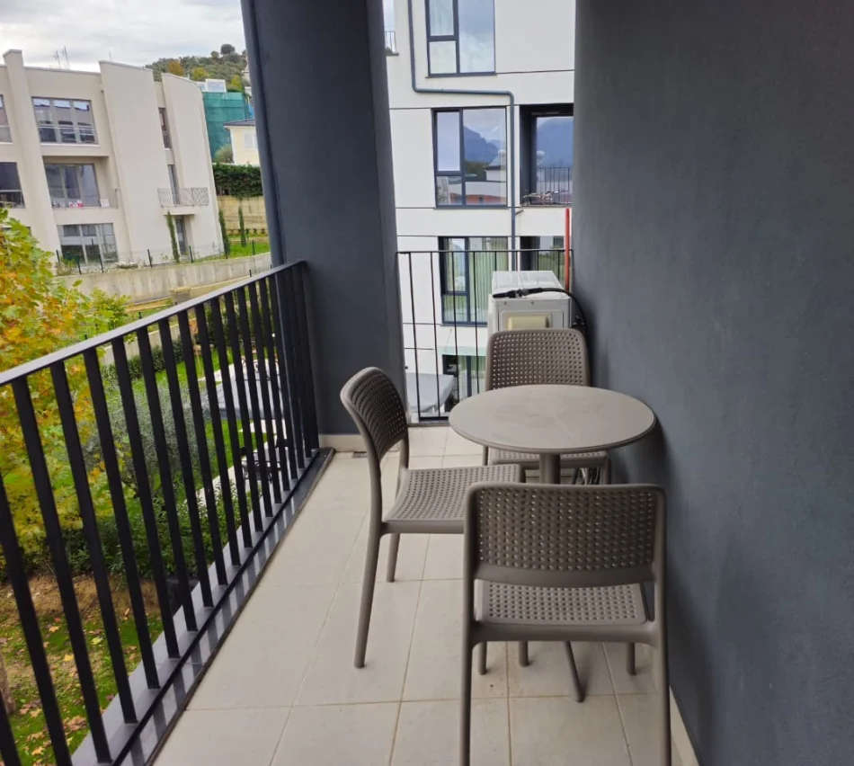 Tirane, jepet me qera apartament 2+1 Kati 1, 100 m² 1.350 € 