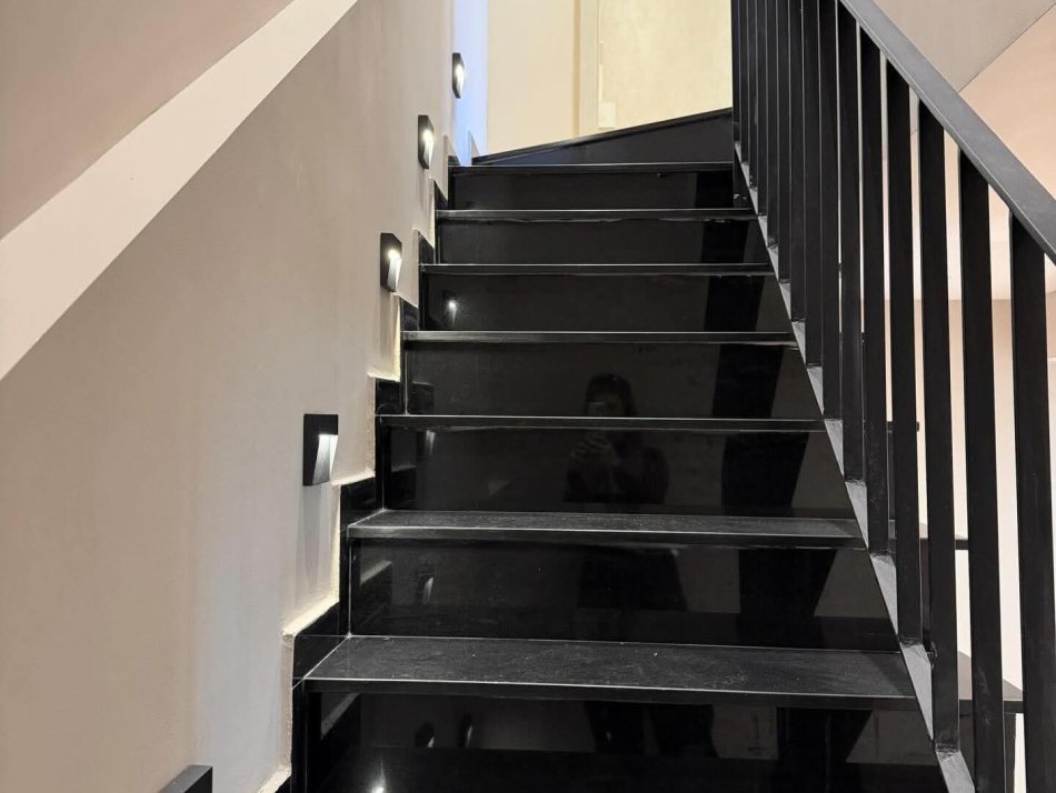 Tirane, shitet apartament , 170 m² 489.000 € 