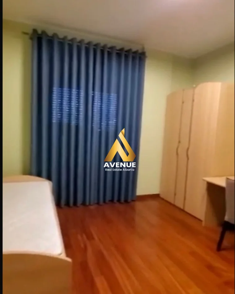 Tirane, jepet me qera apartament 3+1 Kati 4, 164 m² 1.500 € (Rruga e kosovarve)