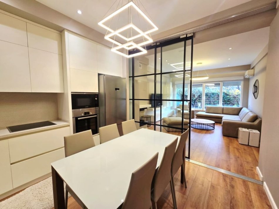 Tirane, shitet apartament , 170 m² 489.000 € 