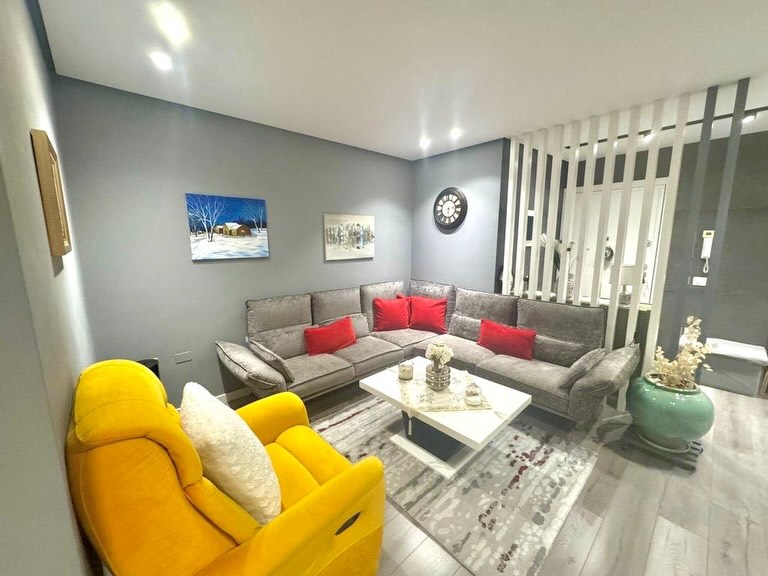 Tirane, shitet 2+1 , 105 m² 2.250.000 € 