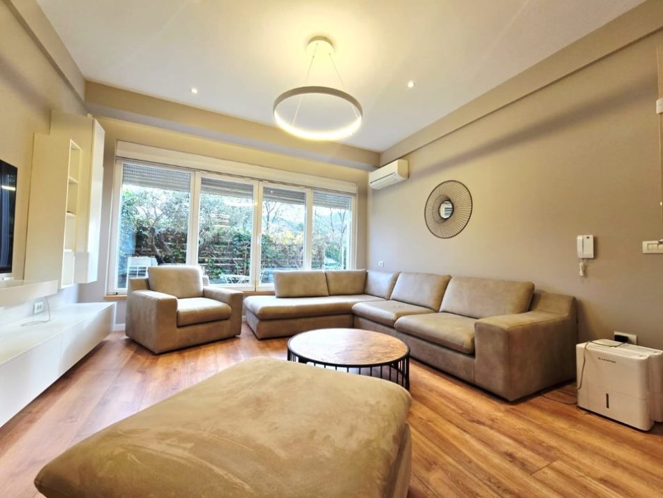 Tirane, shitet apartament , 170 m² 489.000 € 