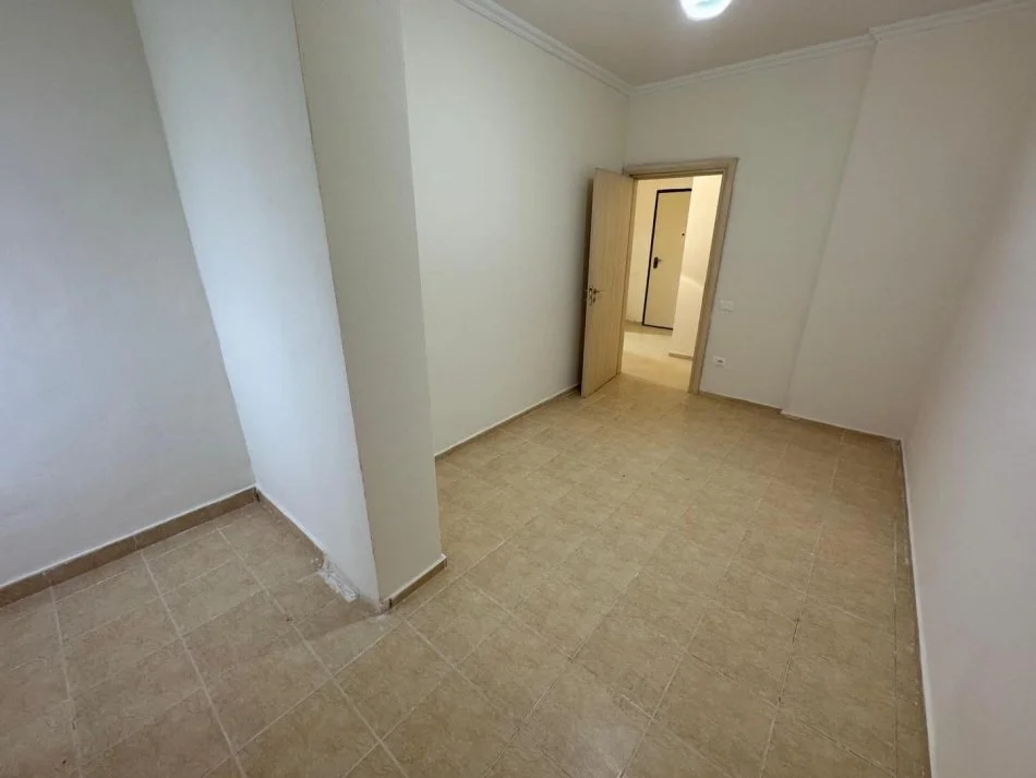 Tirane, shitet apartament 1+1 , 52 m² 65.000 € 