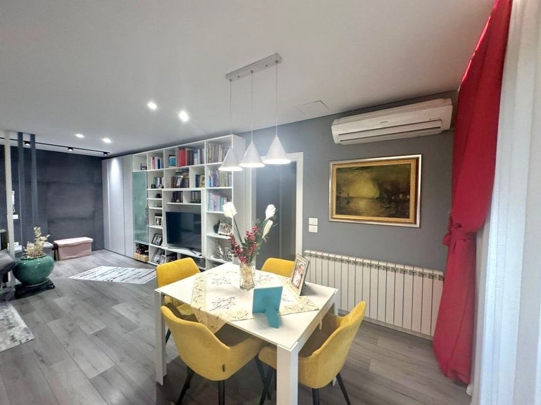 Tirane, shitet 2+1 , 105 m² 2.250.000 € 