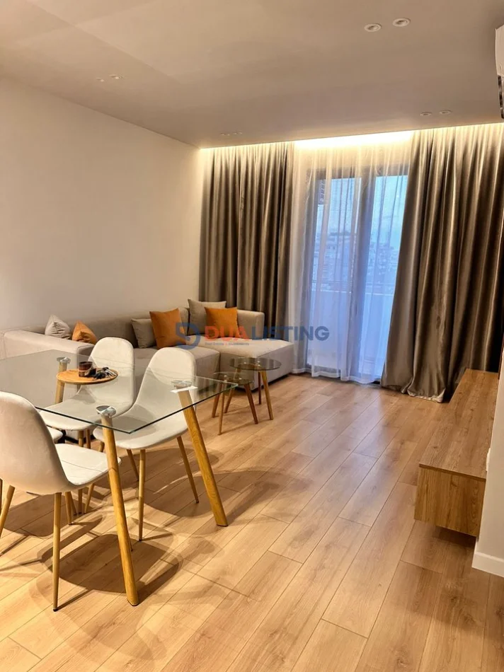 Tirane, jepet me qera apartament 2+1 , 850 € 