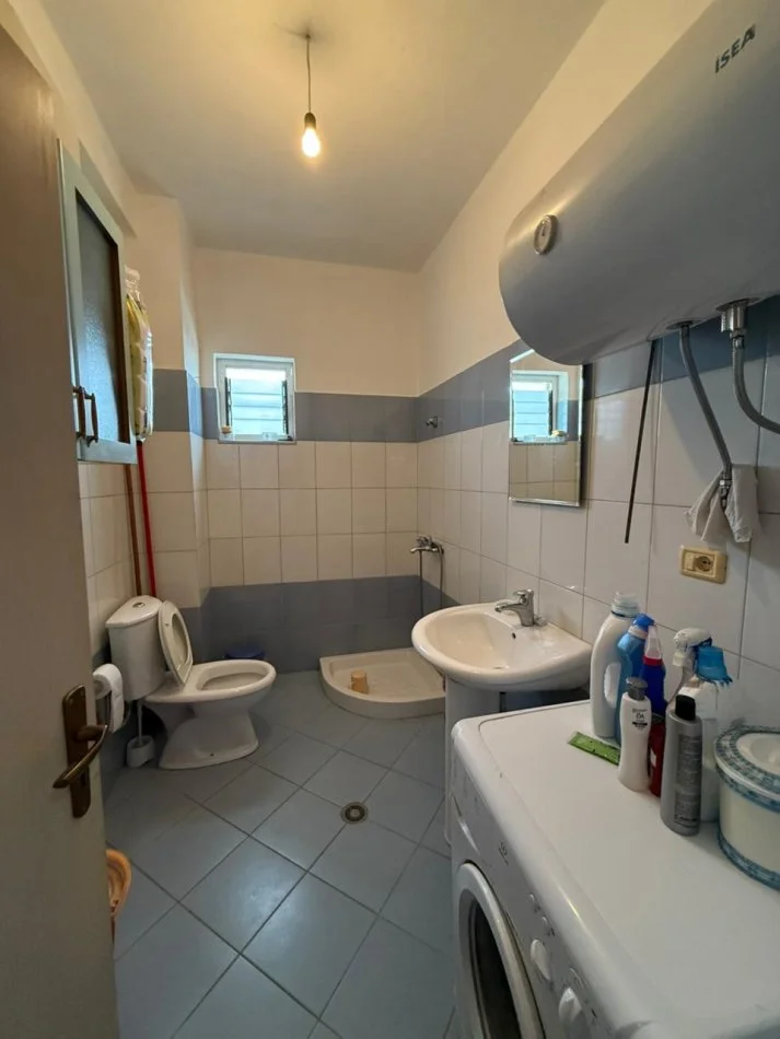 Sarande, shitet apartament 1+1 Kati 4, 68 m² 85.000 € (Prane Stadiumit Andon Lapa)