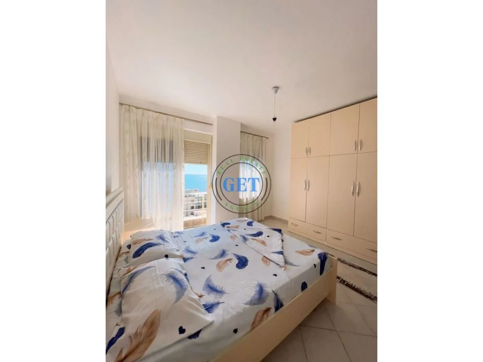Durres, jepet me qera apartament 1+1 Kati 8, 65 m² 350 € (Rrota Kuqe,Plazh, Durrësz, me Ashensor)