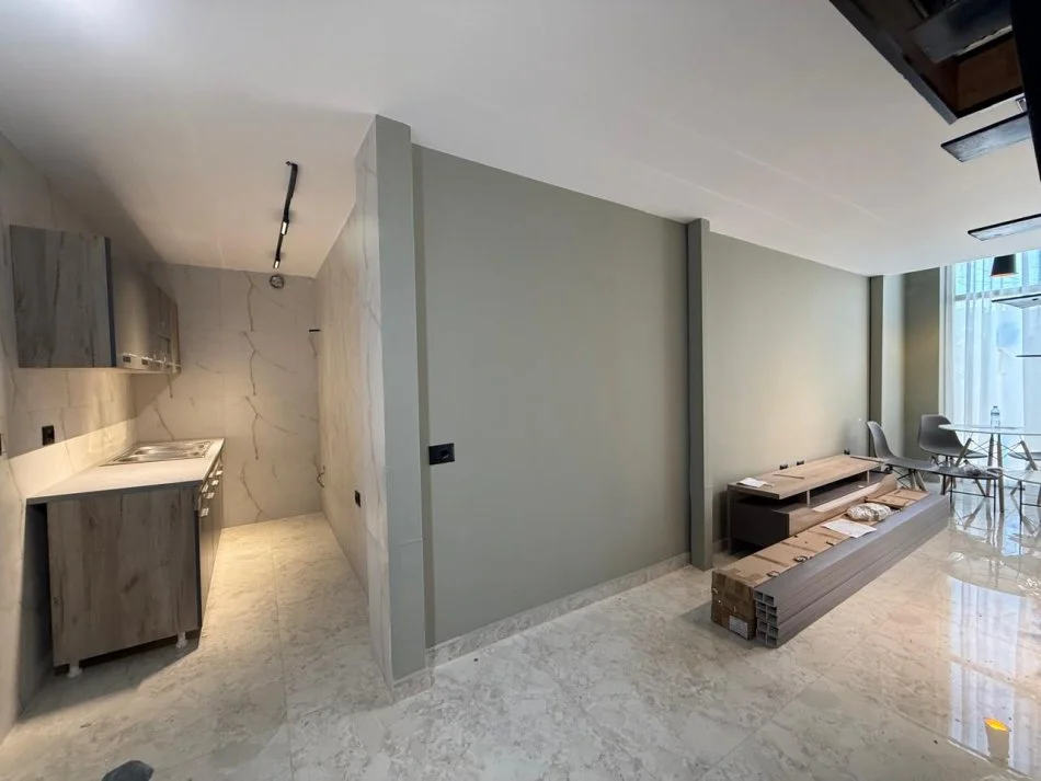 Tirane, shitet apartament duplex , 92.000 € 