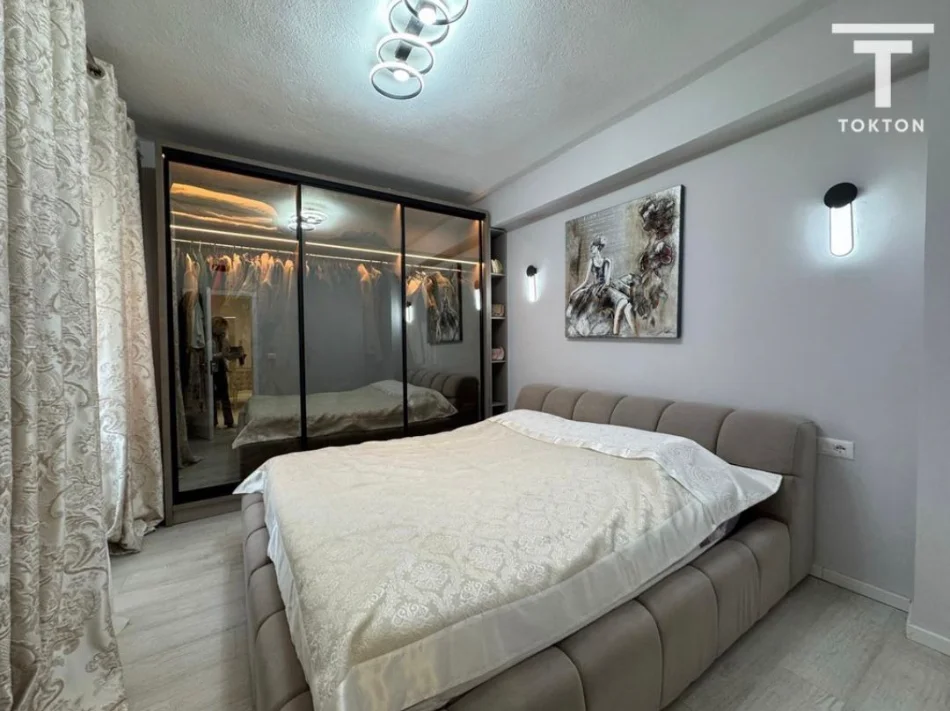 Tirane, shitet apartament 2+1+Ballkon Kati 6, 123 m² 380.000 € (Stadiumi Dinamo)