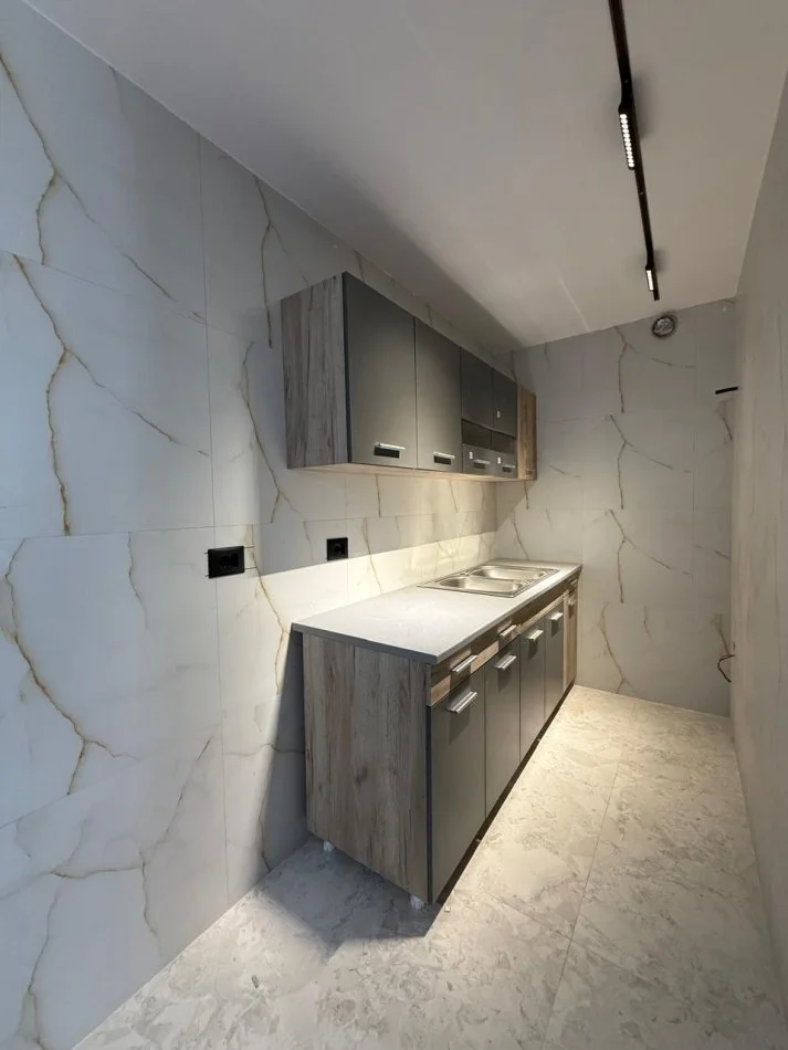 Tirane, shitet apartament duplex , 92.000 € 