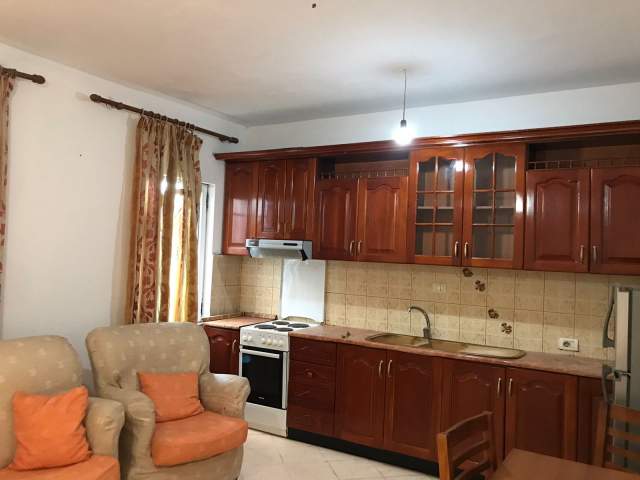 Tirane, jepet me qera apartament 2+1+A+BLK Kati 1, 100 m² 35000 Leke (Bulevardi ri)