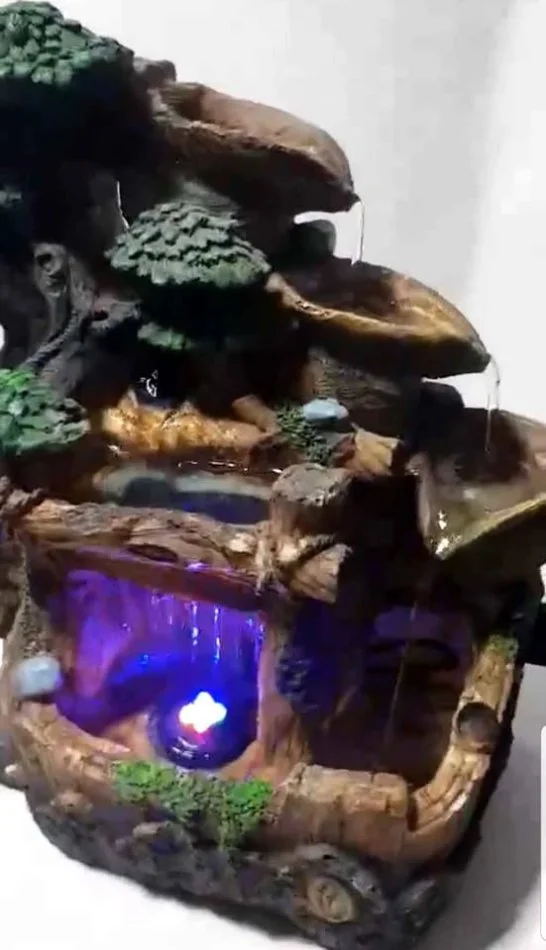 Ujëvarë me dy linja qarkullimi uji. 25 mij lek te vjetra