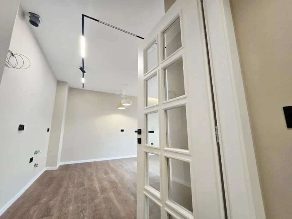 Tirane, shitet apartament 2+1 , 101 m² 243.000 € 