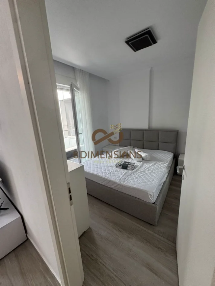 Tirane, jepet me qera apartament 1+1 Kati 2, 65 m² 600 € (Usluga Kompleks)