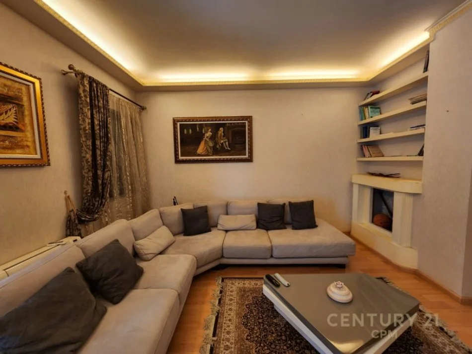 Tirane, shitet apartament 2+1+Aneks Kati 3, 100 m² 325.000 € (Rr. Themistokli Gërmenji)