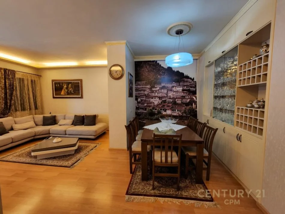 Tirane, shitet apartament 2+1+Aneks Kati 3, 100 m² 325.000 € (Rr. Themistokli Gërmenji)