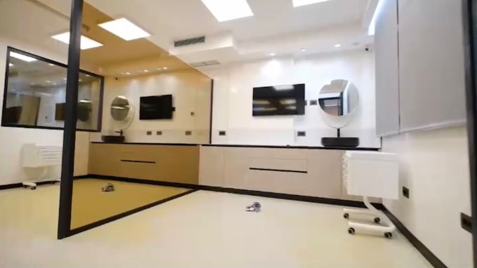 Tirane, shitet ambjent biznesi , 106 m² 295.000 € 