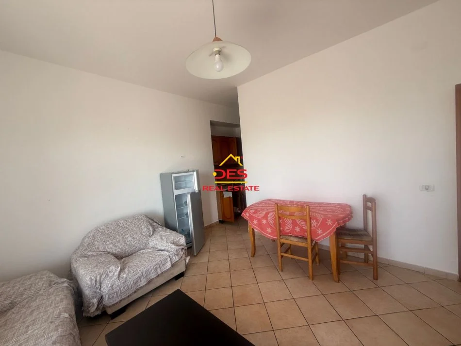Vlore, jepet me qera apartament 1+1+Ballkon Kati 1, 70 m² 300 € (Orikum)