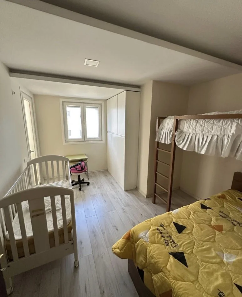 Durres, shitet apartament 3+1+Ballkon Kati 7, 