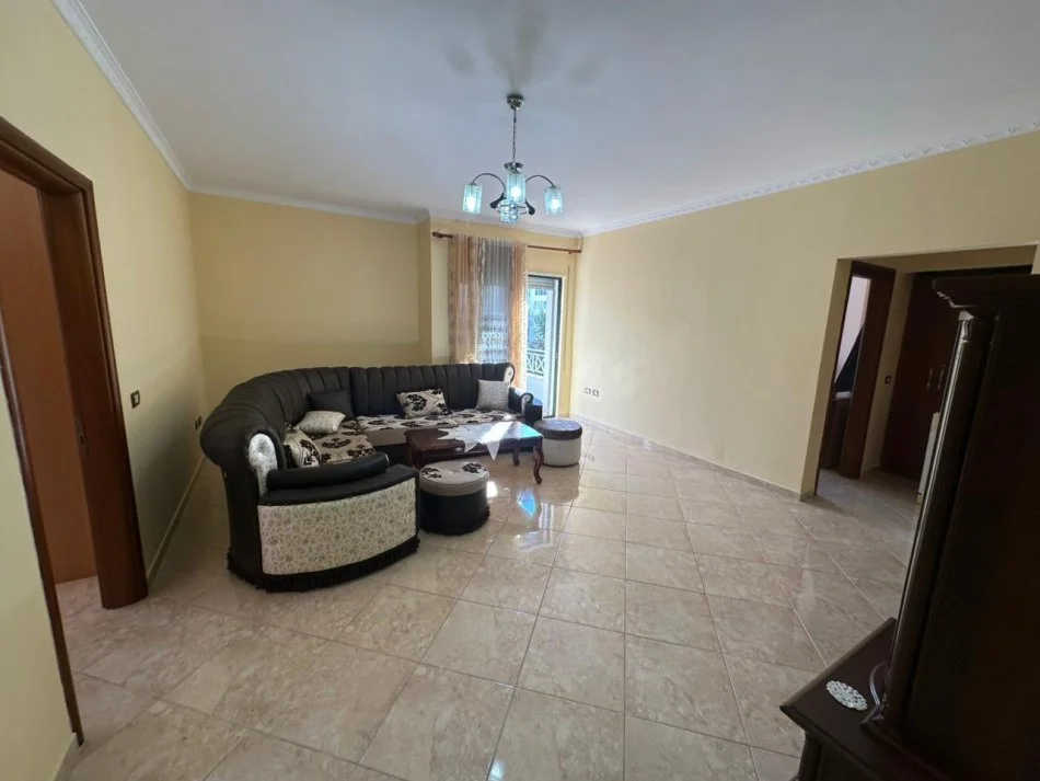 Durres, shes apartament 3+1+Ballkon Kati 2, (iliria 0692039456)