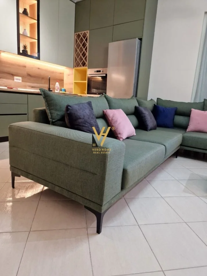 Vlore, shitet apartament 1+1+Ballkon Kati 4, 75 m² 135.000 € (ORIKUM)
