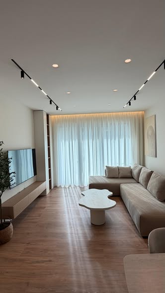 Tirane, jepet me qera 2+1 , 120 m² 1.800 € 