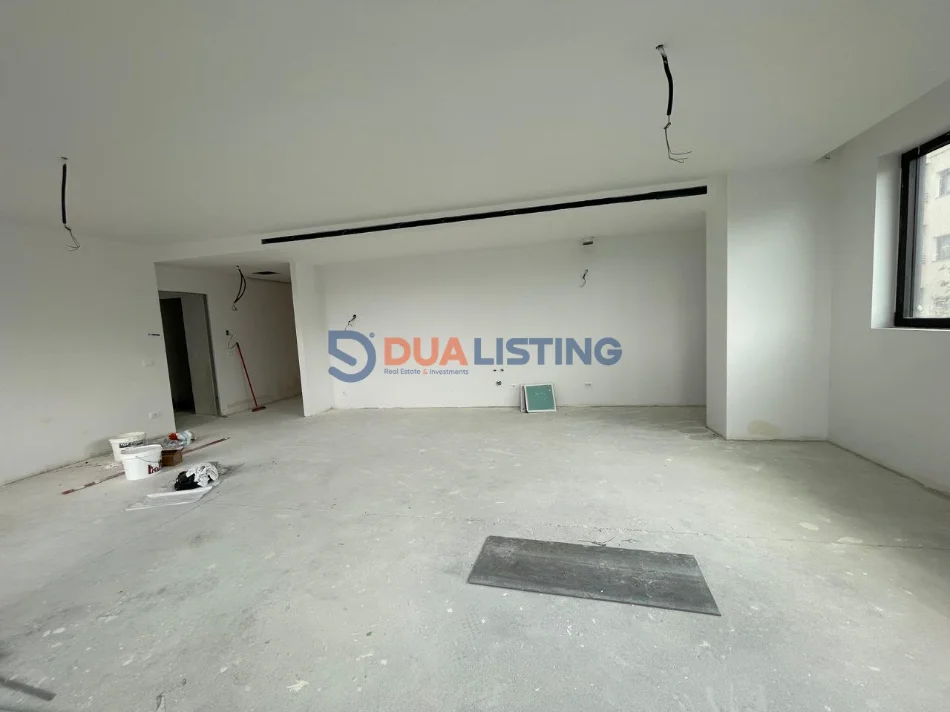 Tirane, jepet me qera ambjent biznesi , 167 m² 3.900 € (Air Albania Stadium)
