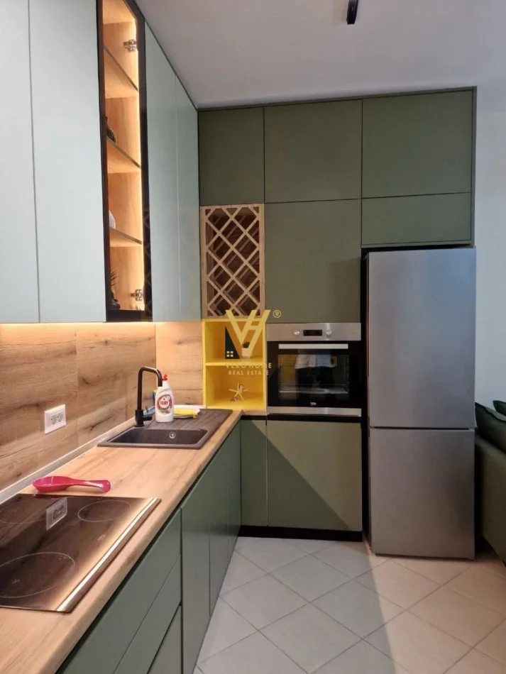 Vlore, shitet apartament 1+1+Ballkon Kati 4, 75 m² 135.000 € (ORIKUM)