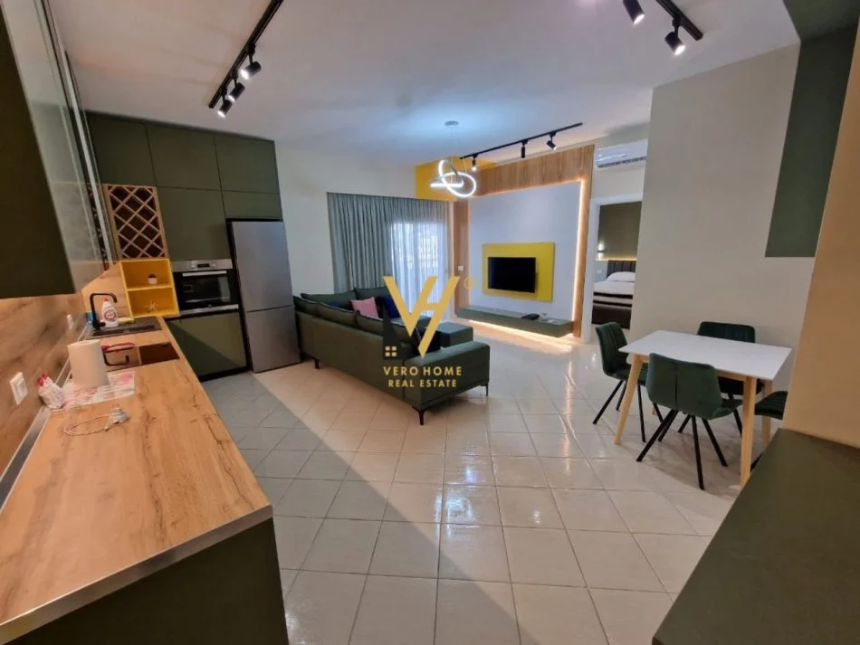 Vlore, shitet apartament 1+1+Ballkon Kati 4, 75 m² 135.000 € (ORIKUM)