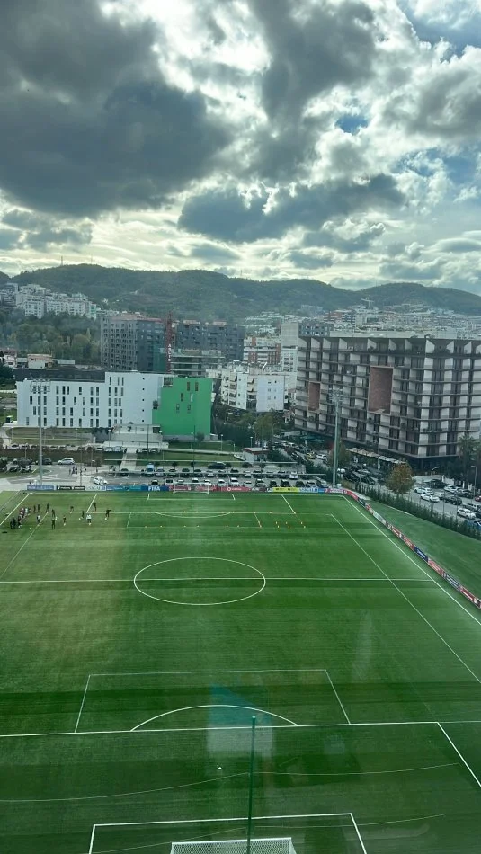 KERKOJ 2 VAJZA PER NDARJE QERAJE TE KOMUNA PARISIT 2+1 175 EURO NE MUAJ SECILA