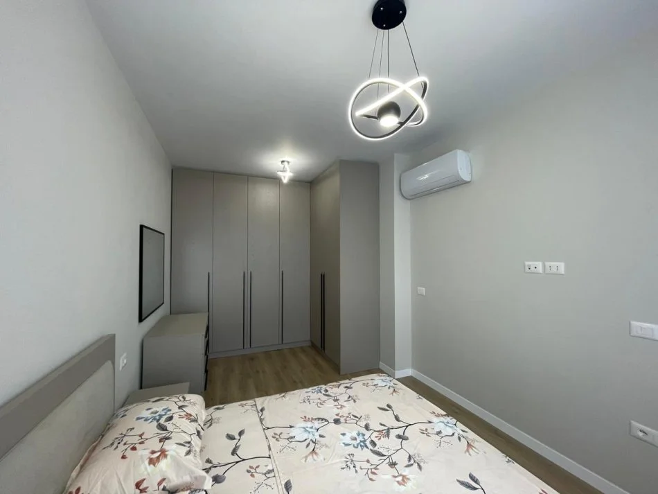 Tirane, jepet me qera apartament 1+1 Kati 6, 70 m² 600 € 