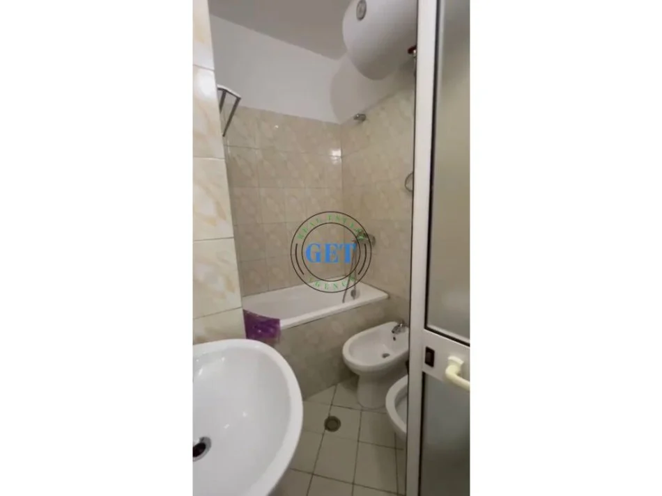 Durres, jepet me qera apartament 2+1 Kati 2, 92 m² 400 € (Shkembi i Kavajes, Durres)