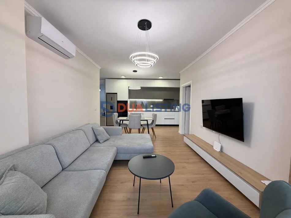 Tirane, jepet me qera apartament 2+1 , 1.200 € (Rruga Durresit)