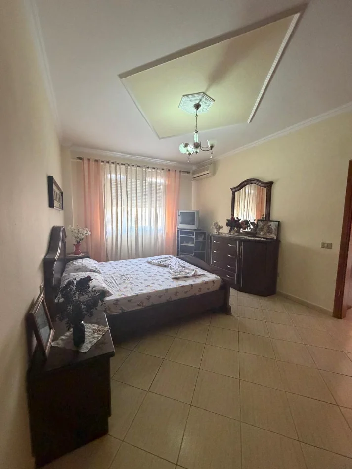 Durres, jepet me qera apartament 2+1 Kati 3, 450 € 