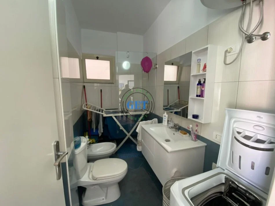 Durres, jepet me qera apartament 1+1 Kati 7, 40 m² 500 € (Rrota Kuqe,Plazh, Durrës)