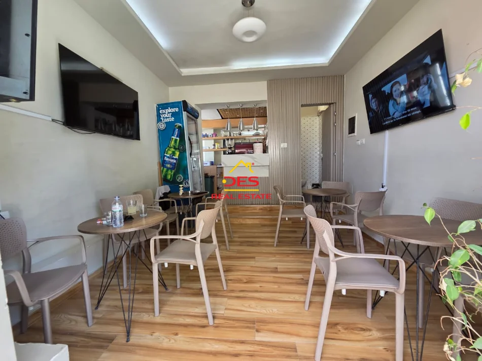 Vlore, shitet bar-kafe Kati 0, 28 m² 150.000 € (Rruga Ate Kristo Negovani)