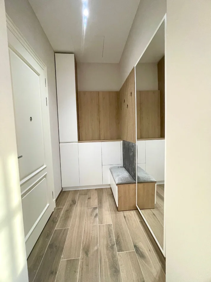 Tirane, jepet me qera apartament 2+1+Ballkon Kati 8, 131 m² 1.500 € (Kompleksi Delijorgji)