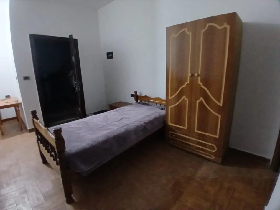 Tirane, jepet me qera apartament 1+1 Kati 2, 280 m² 280 € (21 Dhjetori)