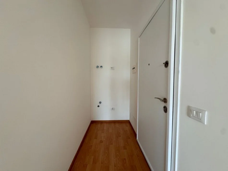 Tirane, shitet apartament 1+1 Kati 2, 77 m² 112.600 € 