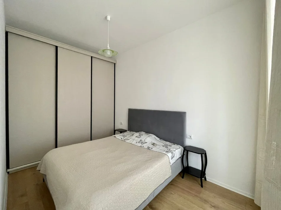 Tirane, jepet me qera apartament 1+1+Ballkon Kati 10, 550 € (Rruga Siri Kodra)